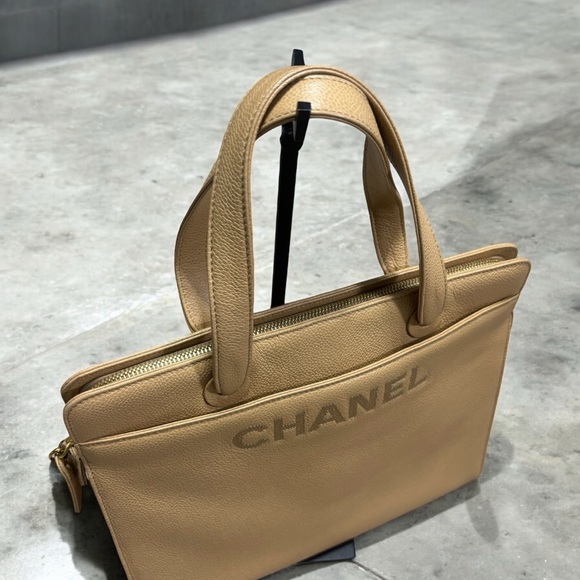 Vintage Caramel Caviar CHANEL Tote - Picture 13 of 13